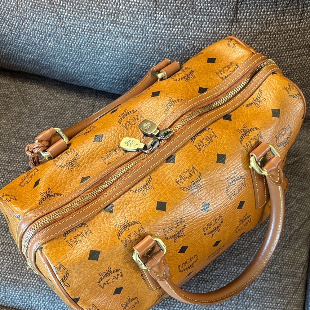 MCM Visetos Cognac Boston Bag with Princess Lion Charms - Picture 4 of 15